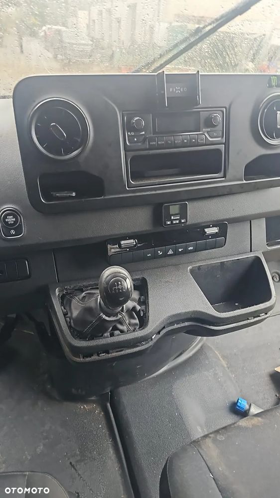 Mercedes-Benz Sprinter - 8