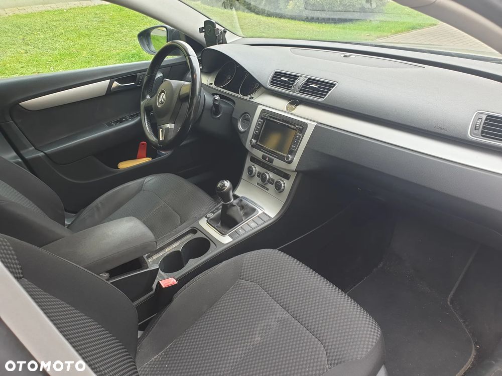 Volkswagen Passat - 6