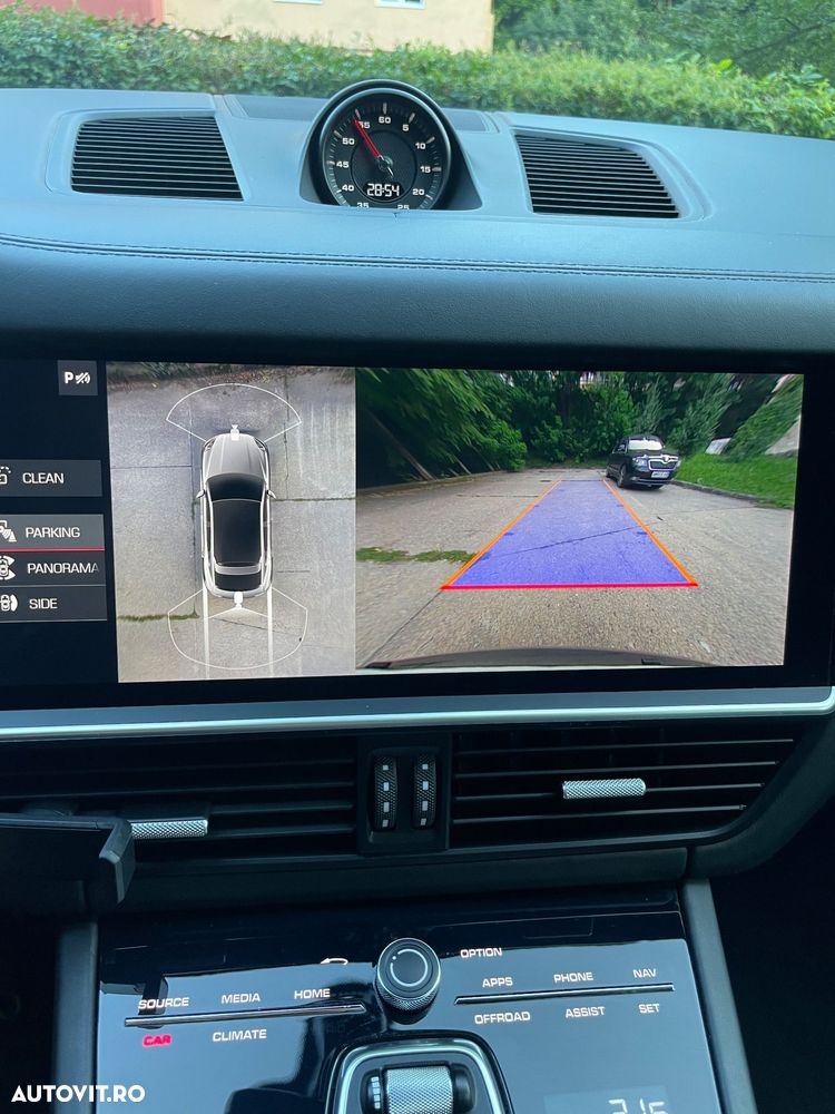 Porsche Cayenne - 14