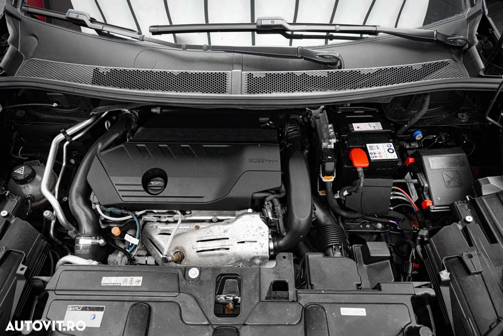 Peugeot 3008 1.6 PureTech Turbo S&S EAT8 GT-Line - 27