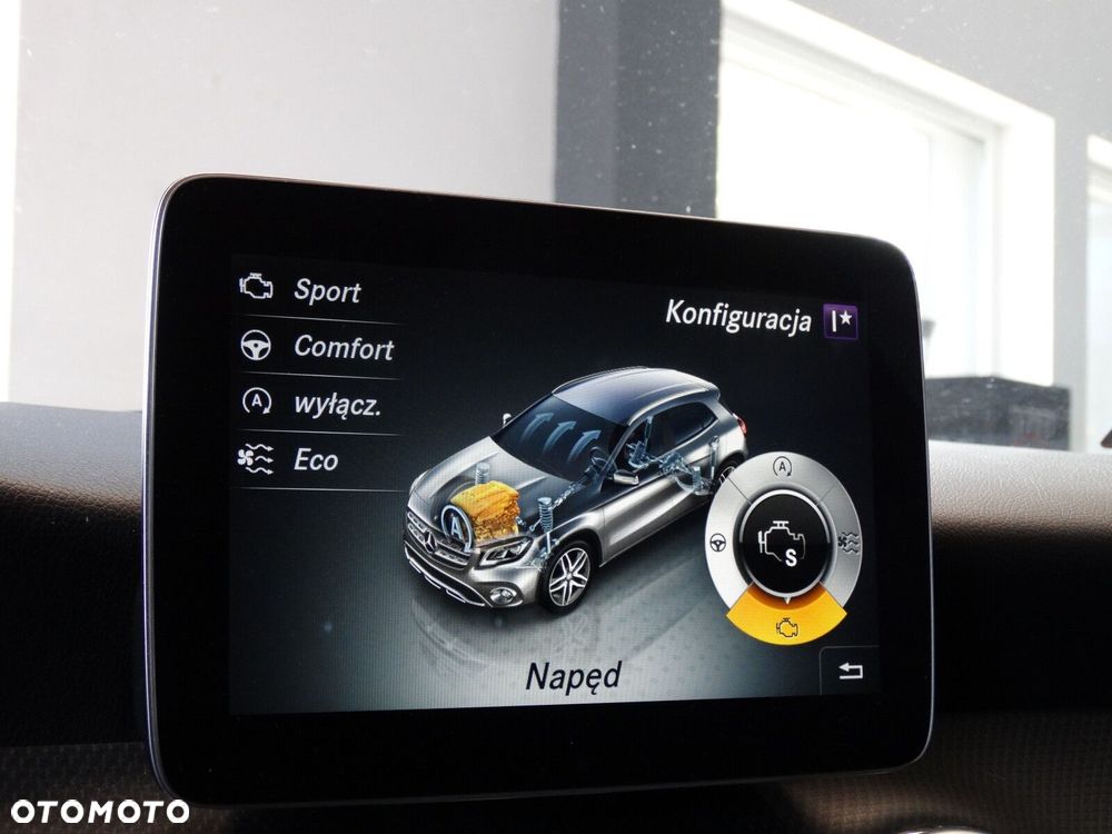 Mercedes-Benz GLA - 17