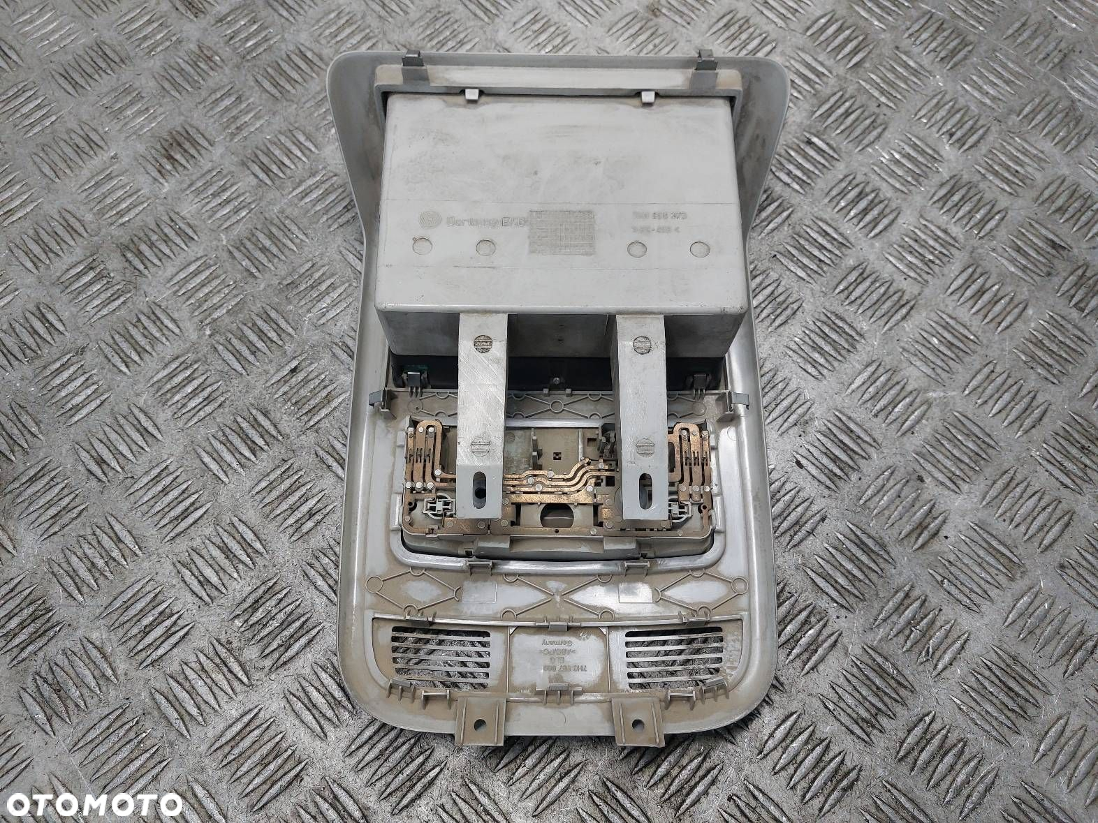 LAMPKA PODSUFITKI + PANEL WEBASTO VW T5 7H0858373 7L6919044M - 4
