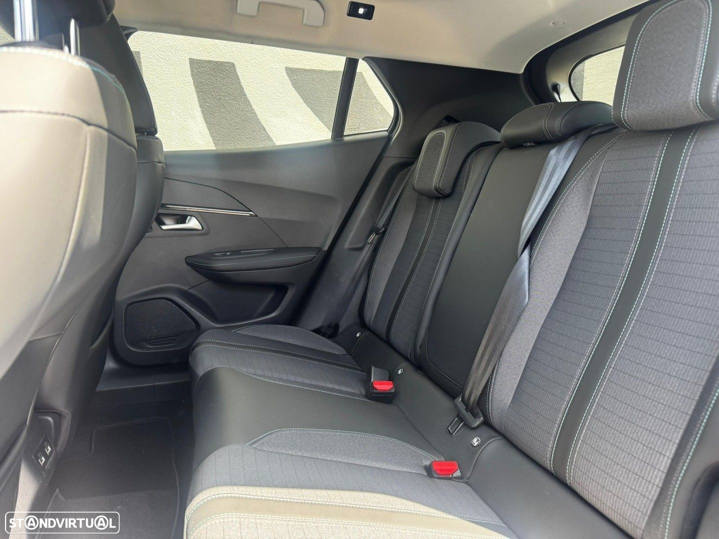 Peugeot 2008 1.5 BlueHDi Allure EAT8 - 8