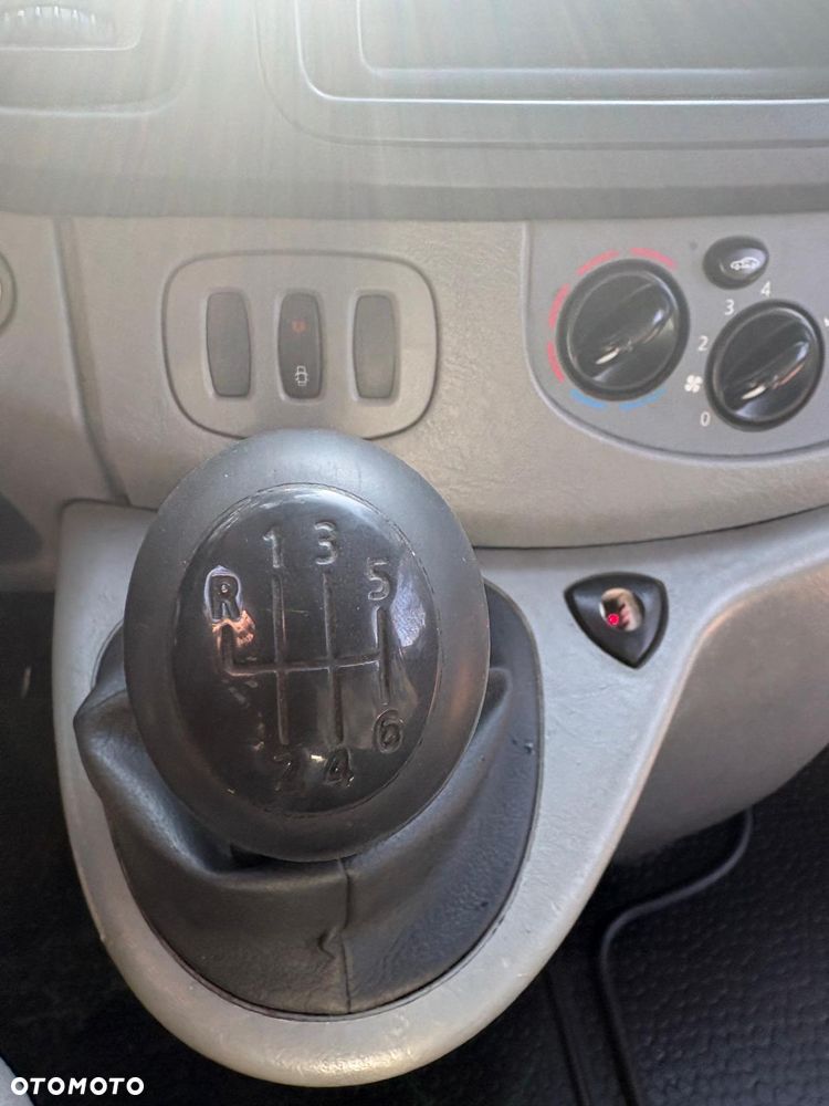 Opel Vivaro - 14