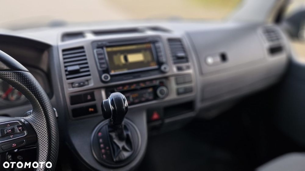 Volkswagen Caravelle - 7