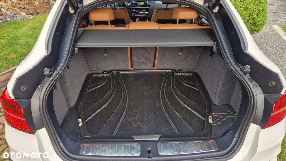 BMW X4 xDrive28i Advantage - 4