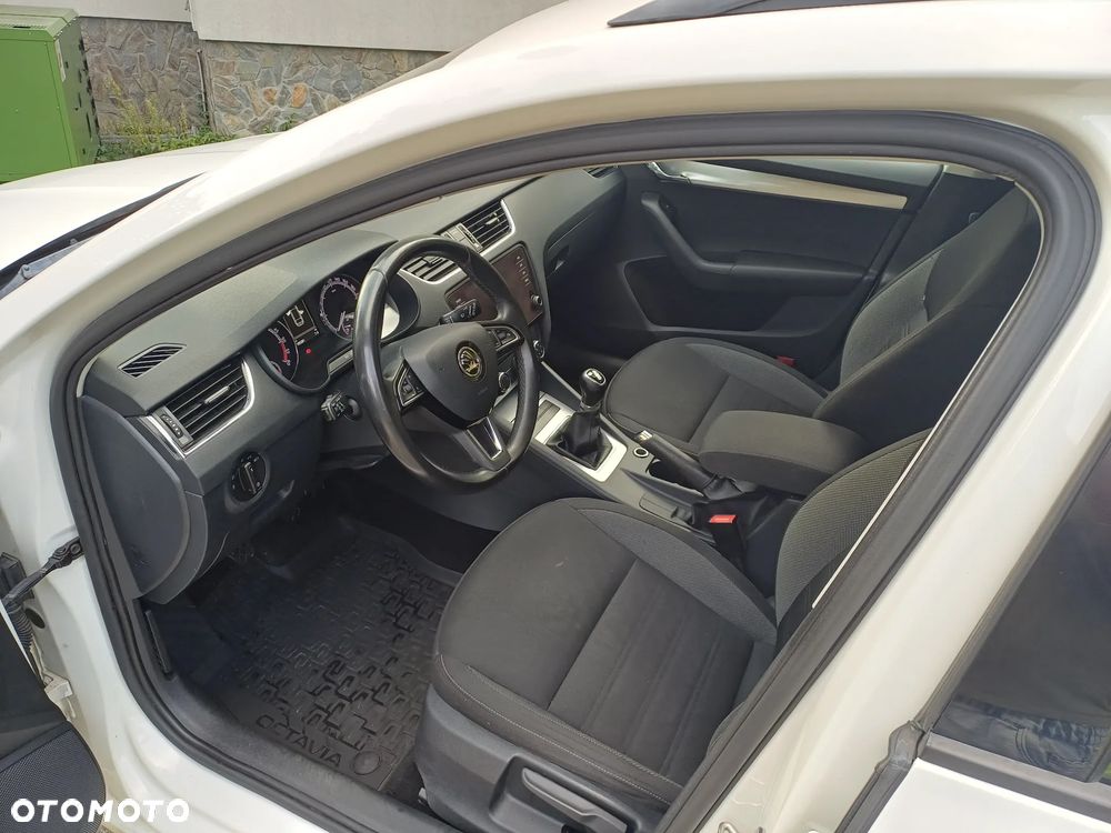 Skoda Octavia 1.6 TDI SCR Ambition - 9