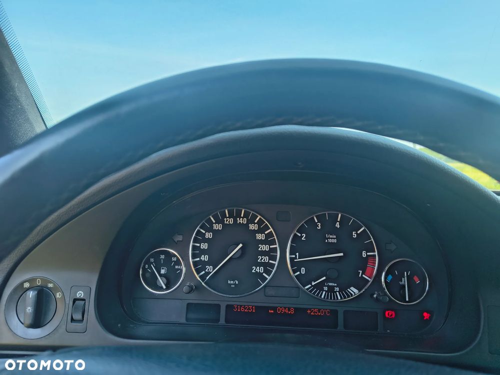 BMW Seria 5 530i - 12