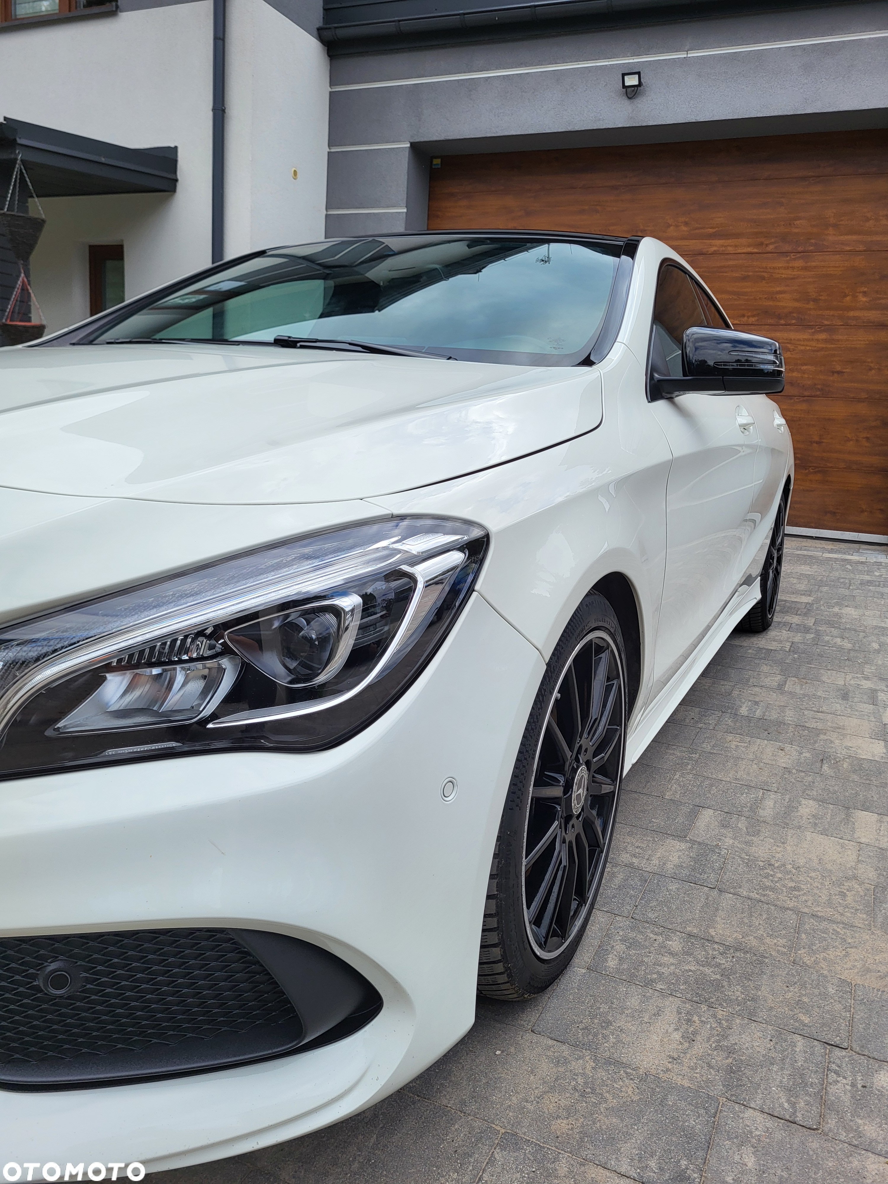 Mercedes-Benz CLA 220 4-Matic AMG Line - 8