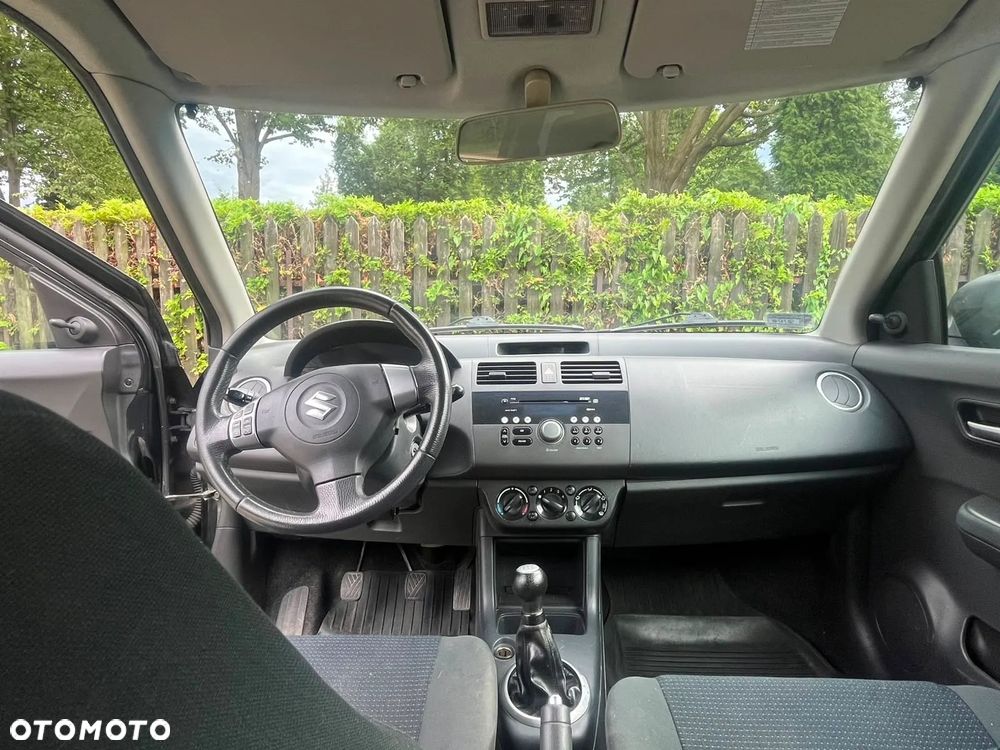 Suzuki Swift 1.3 Sakura - 4