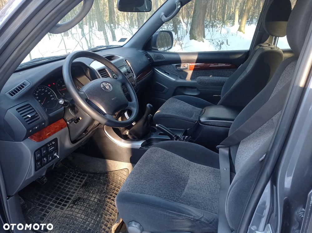 Toyota Land Cruiser - 7