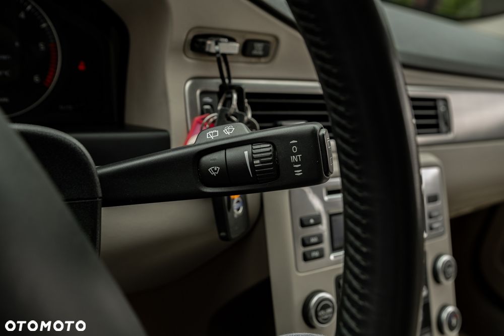 Volvo XC 70 D5 AWD Momentum - 33