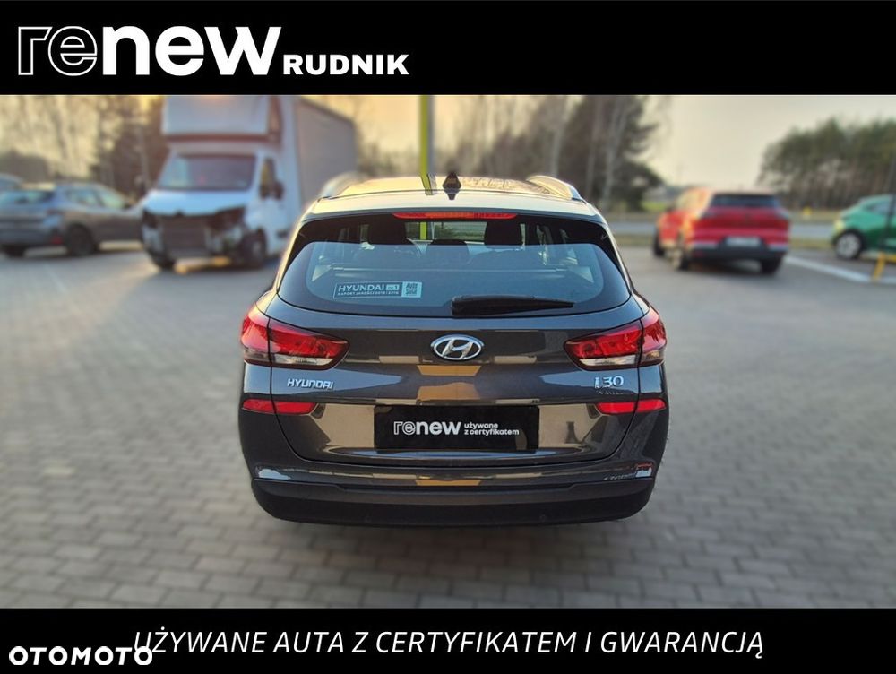 Hyundai i30 1.5 DPI Classic + - 8