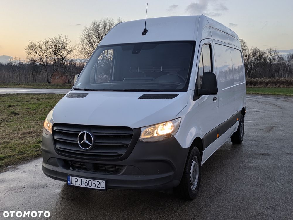 Mercedes-Benz Sprinter - 2