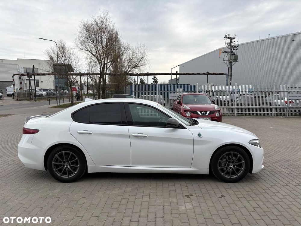 Alfa Romeo Giulia 2.0 Turbo - 3