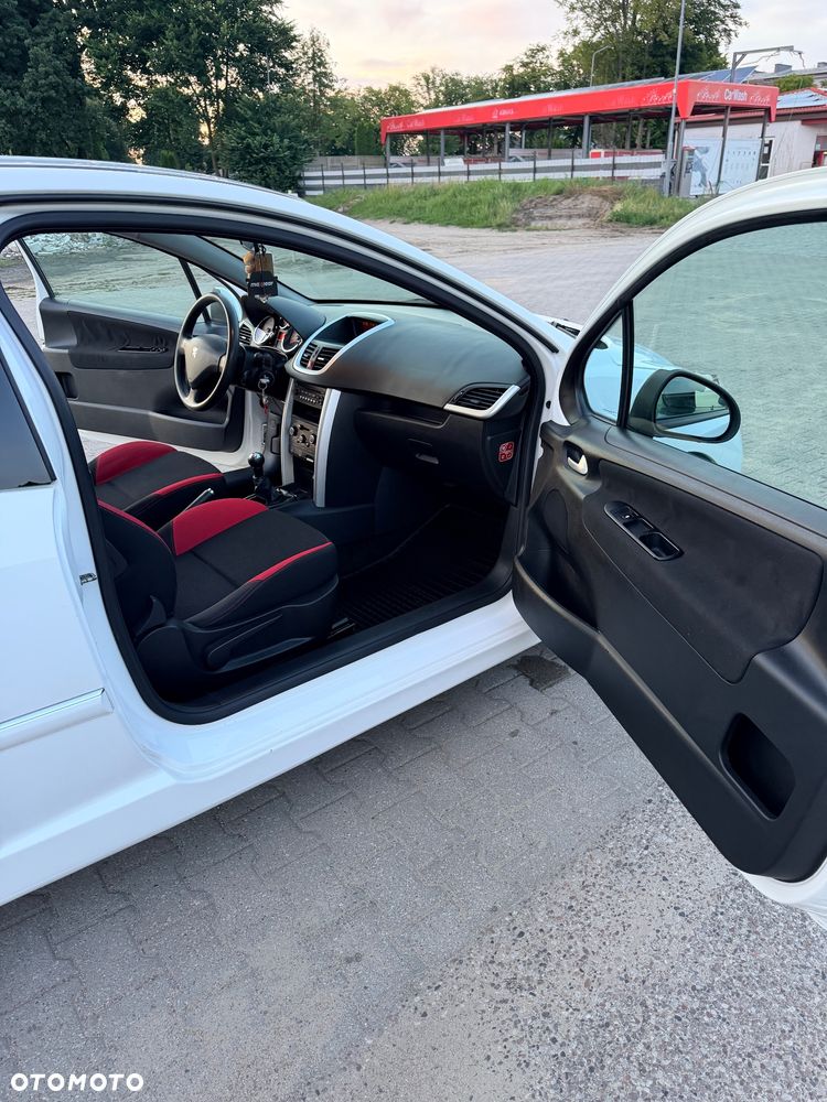 Peugeot 207 75 Urban Move - 14