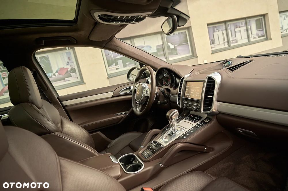 Porsche Cayenne - 14