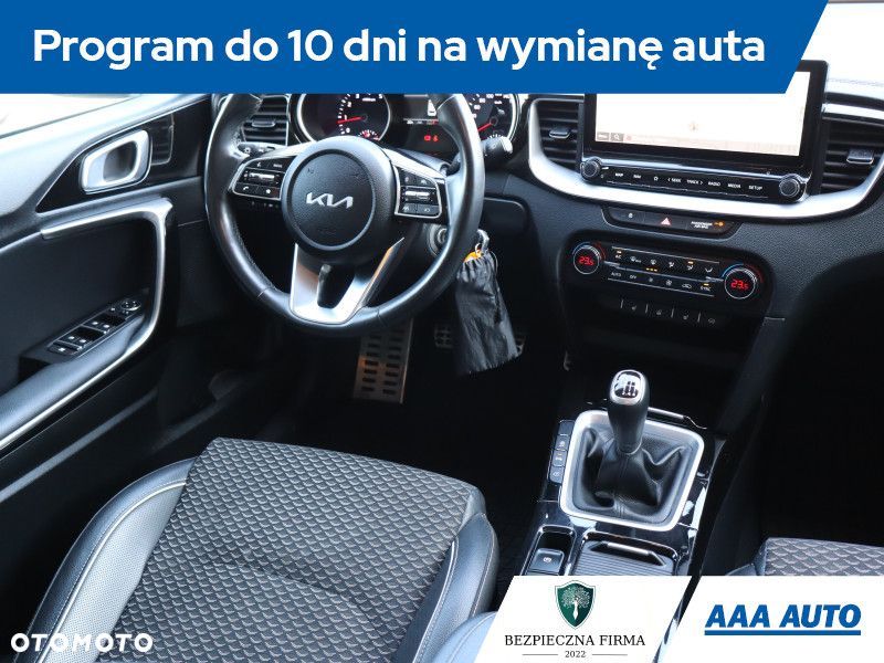 Kia Ceed - 8