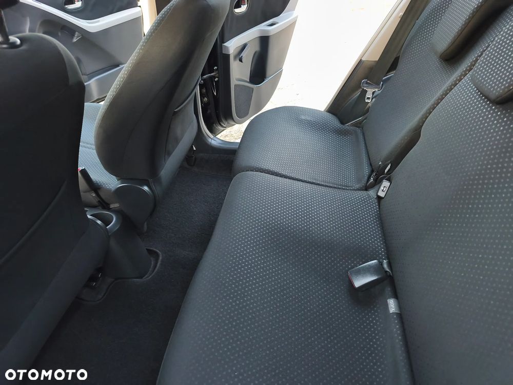 Toyota Yaris - 16