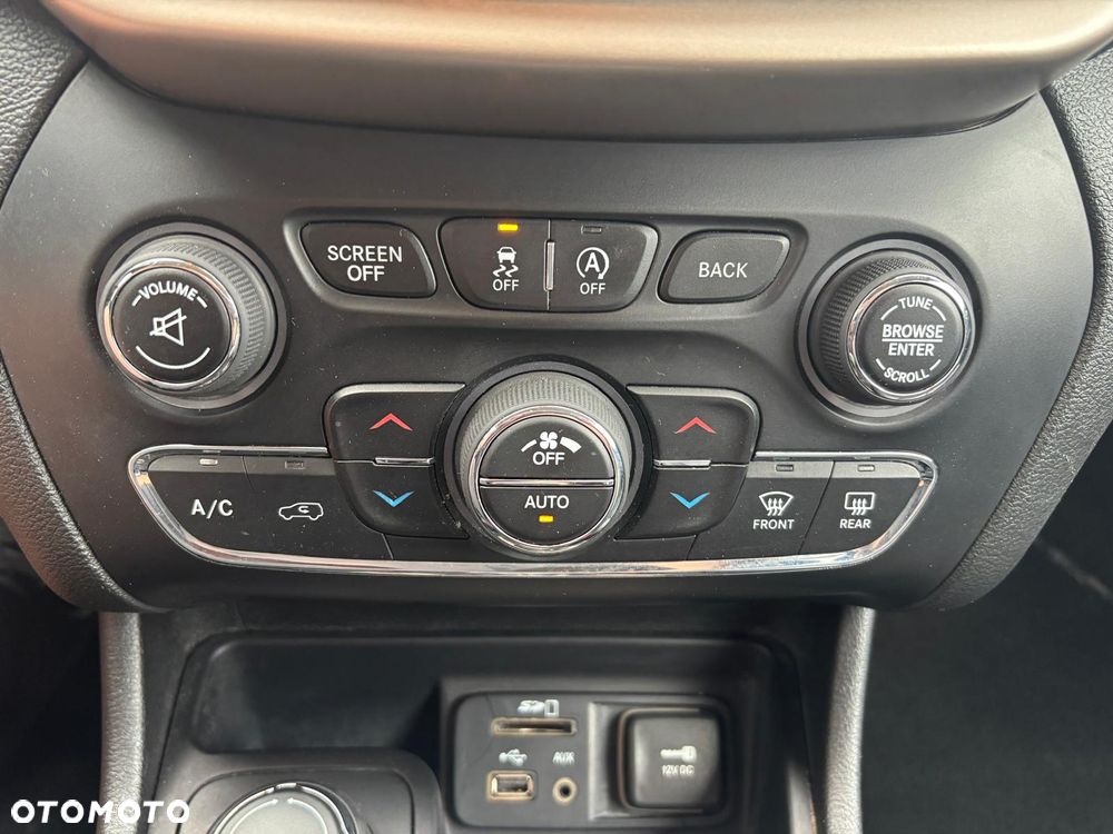 Jeep Cherokee 3.2 V6 Active Drive I Limited - 29