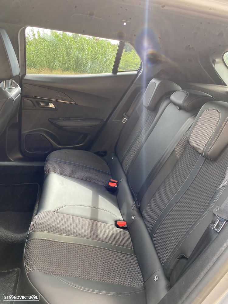 Peugeot 2008 - 14
