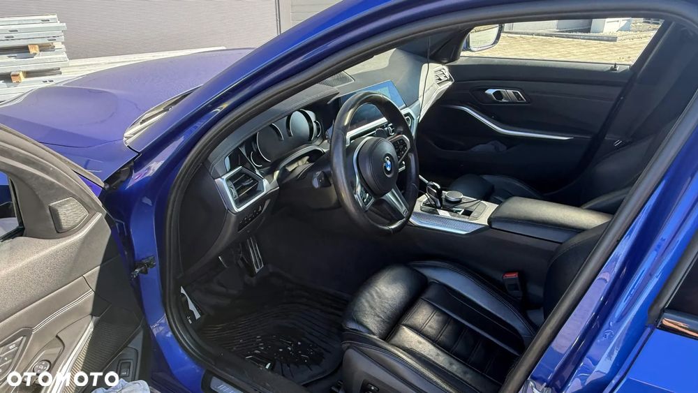 BMW Seria 3 330i xDrive M Sport - 10