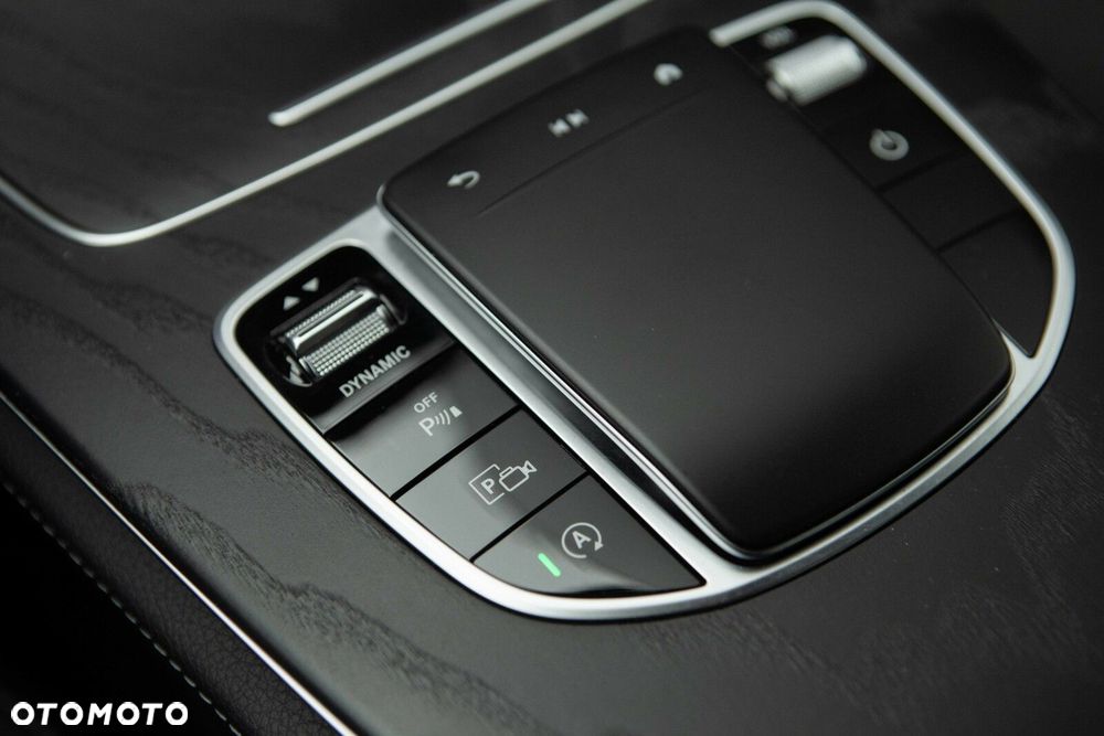 Mercedes-Benz Klasa E - 32