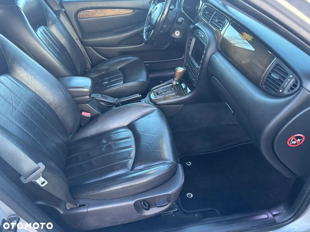 Jaguar X-Type 3.0 V6 4x4 Executive - 6