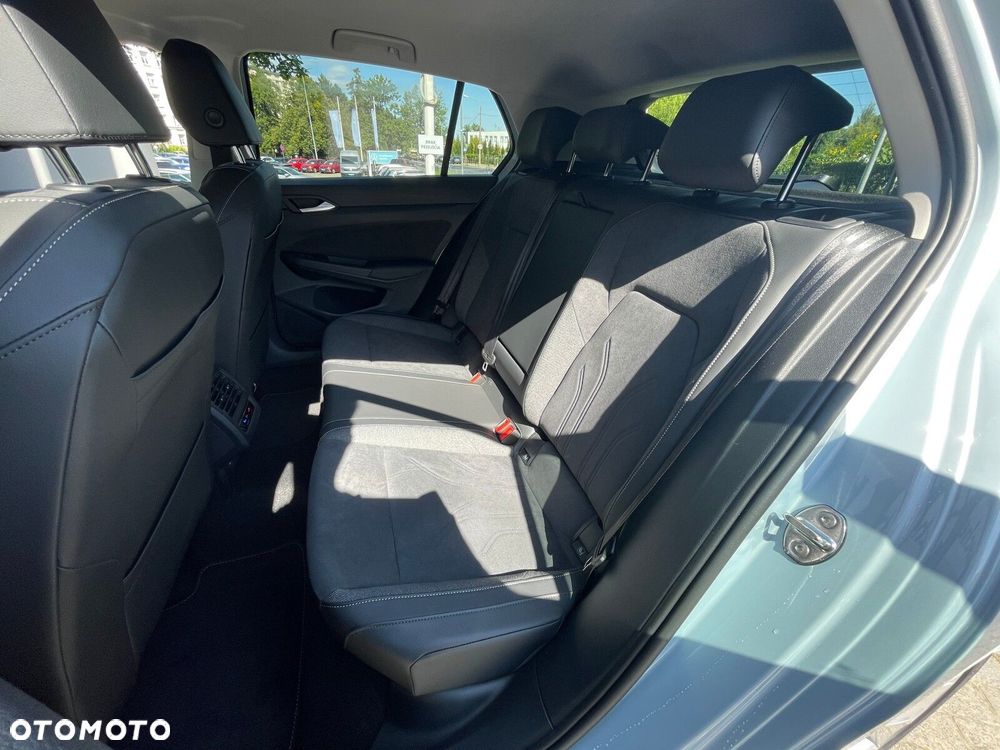 Volkswagen Golf - 24