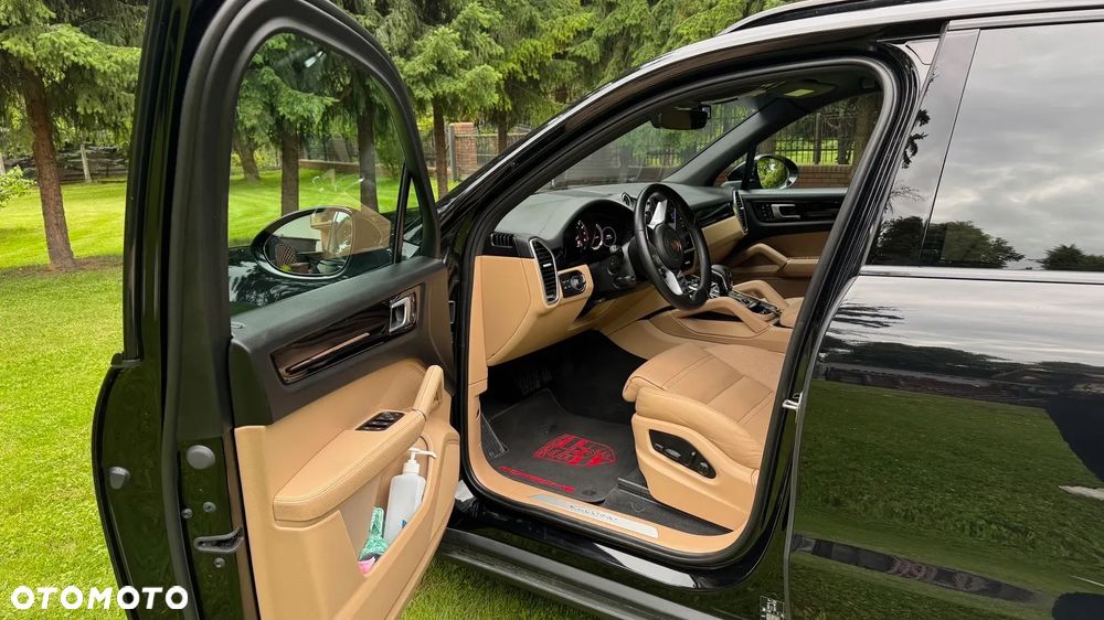 Porsche Cayenne E-Hybrid - 6