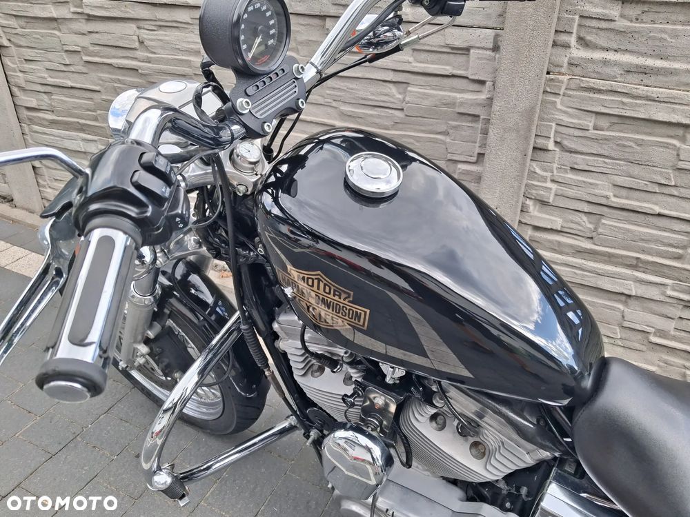 Harley-Davidson Sportster Custom 883C - 17