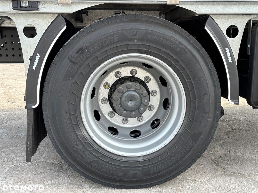 Mercedes-Benz Actros - 7