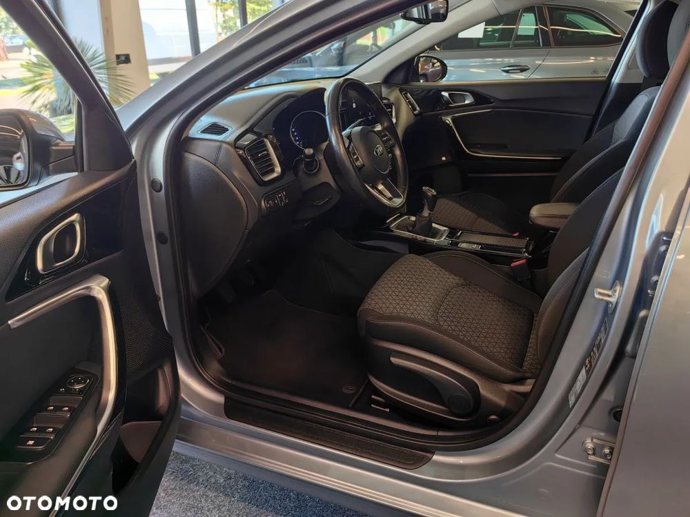 Kia Ceed SW 1.6 CRDi Platinum Edition - 6