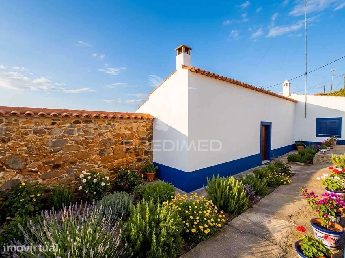 Oportunidade de Reabilitação – Casa com Terreno em Mesquita, Alentejo - Grande imagem: 4/18