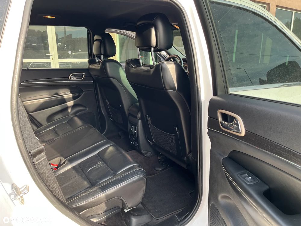 Jeep Grand Cherokee - 19