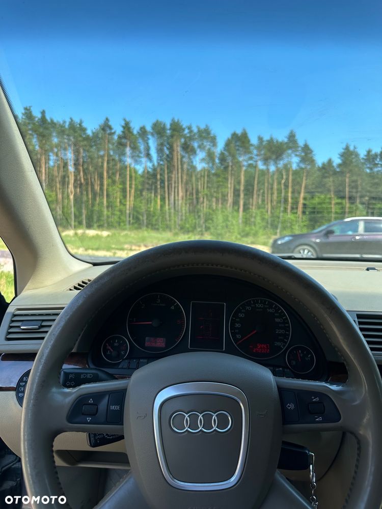 Audi A4 Limousine 3.0 TDI DPF quattro - 8