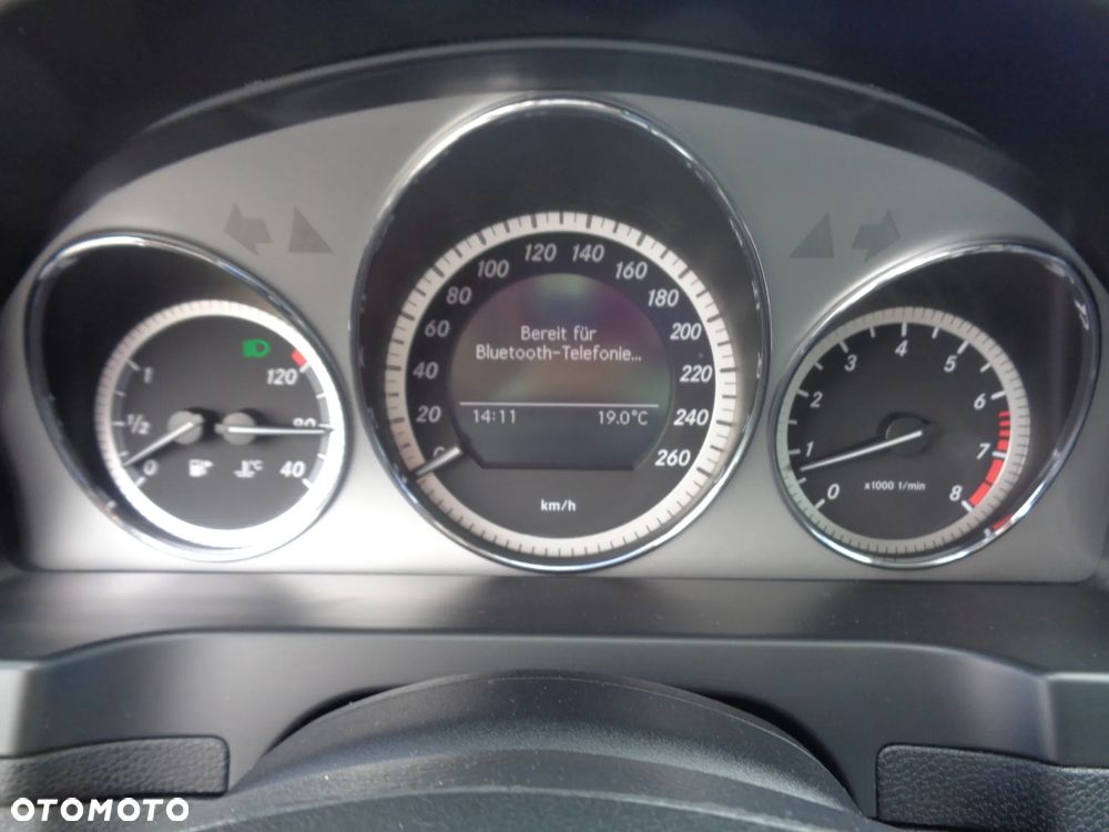 Mercedes-Benz Klasa C 180 BlueEFFICIENCY Avantgarde - 23