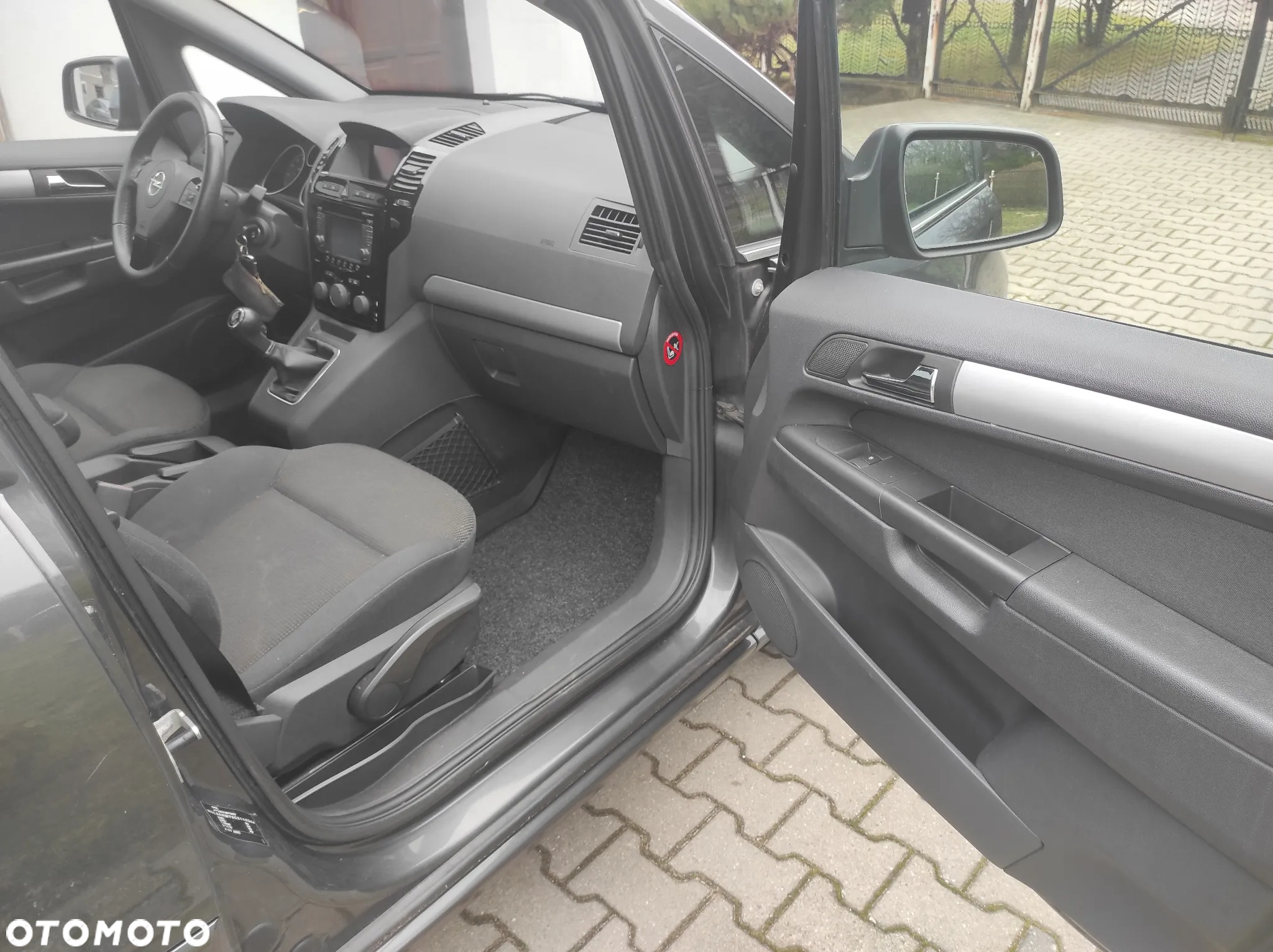 Opel Zafira 1.8 Cosmo - 17