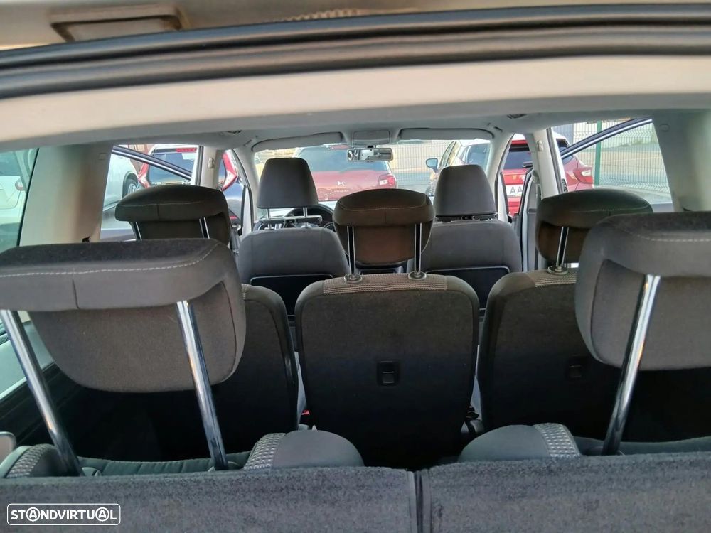 VW Sharan - 17