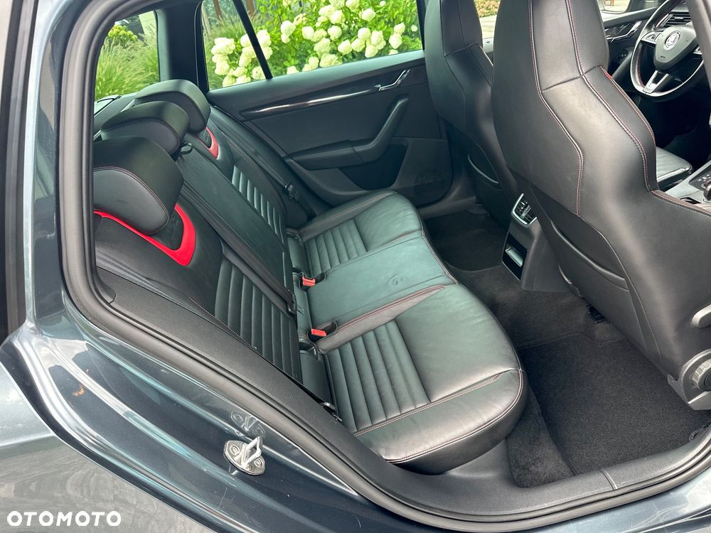 Skoda Octavia 2.0 TSI (Green tec) DSG RS - 13