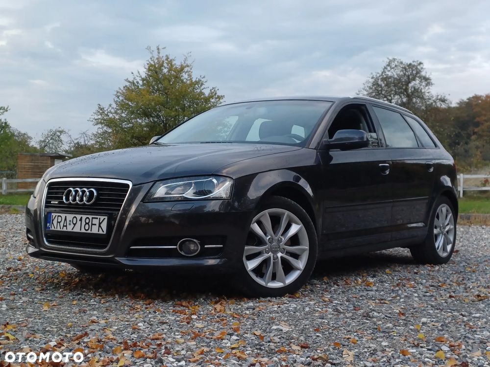 Audi A3 Sportback 2.0 TDI DPF quattro Ambiente - 2
