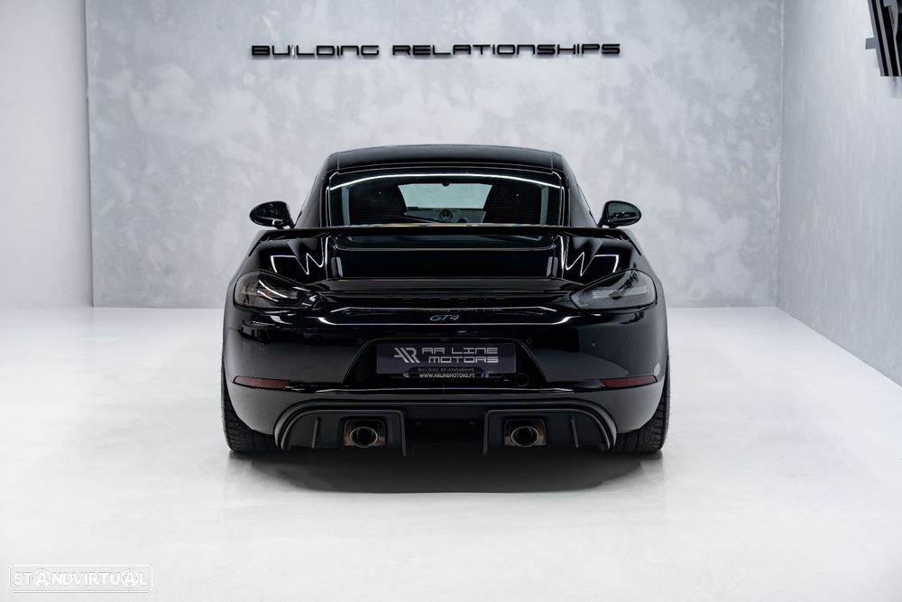 Porsche 718 Cayman GT4 PDK - 11