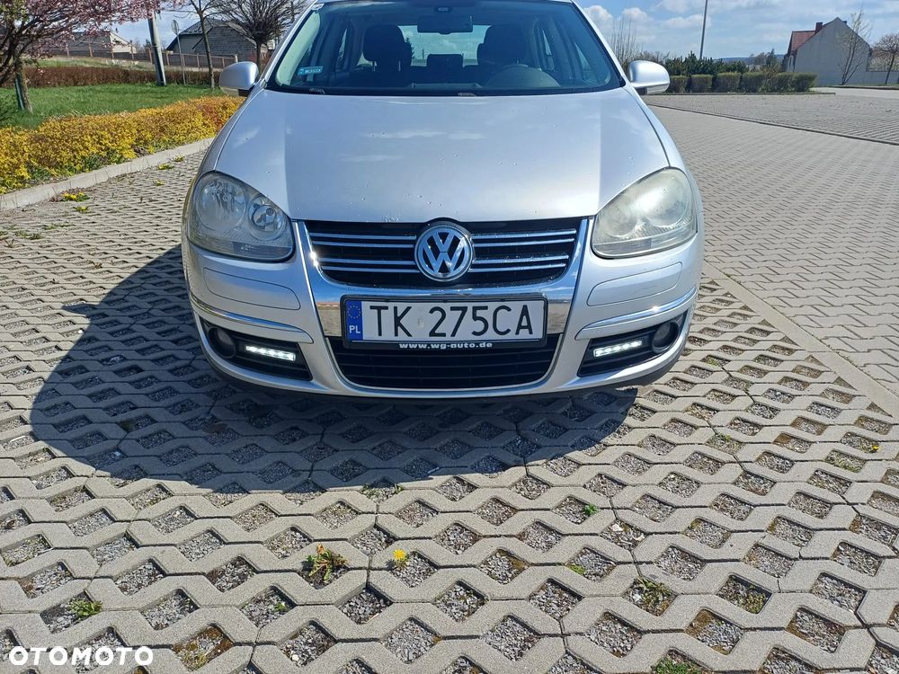 Volkswagen Jetta - 16
