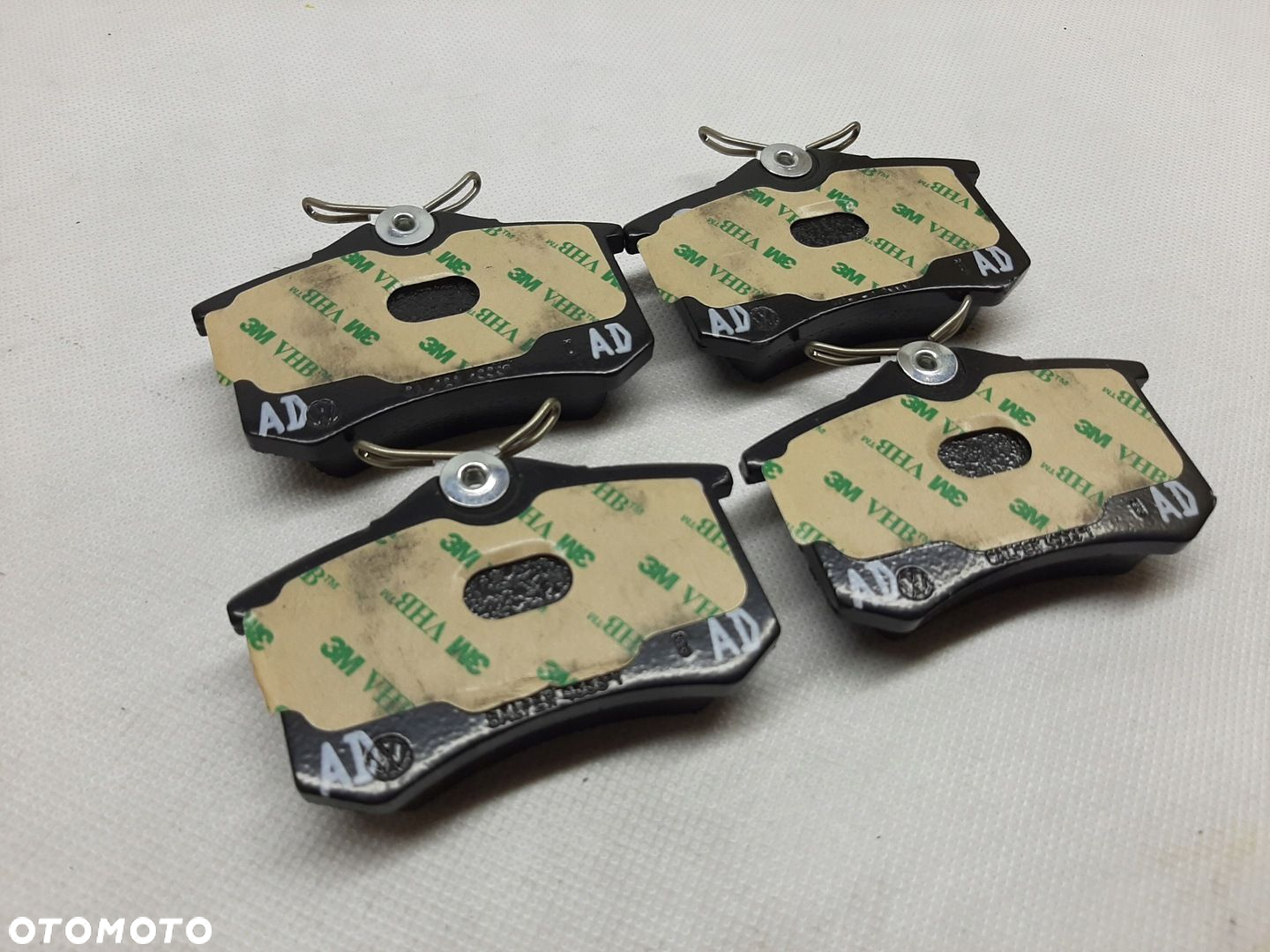 Seat Klocki hamulcowe NOWE 1K0415T 32331310PHL AD - 3