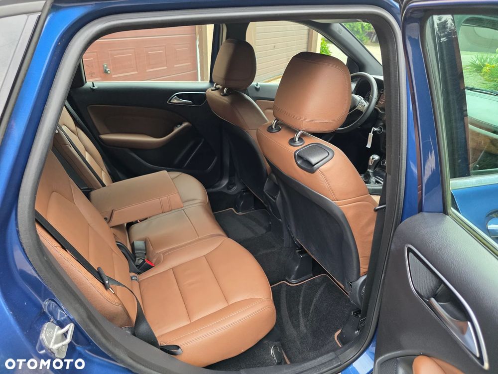 Mercedes-Benz Klasa B 180 AMG Line - 8