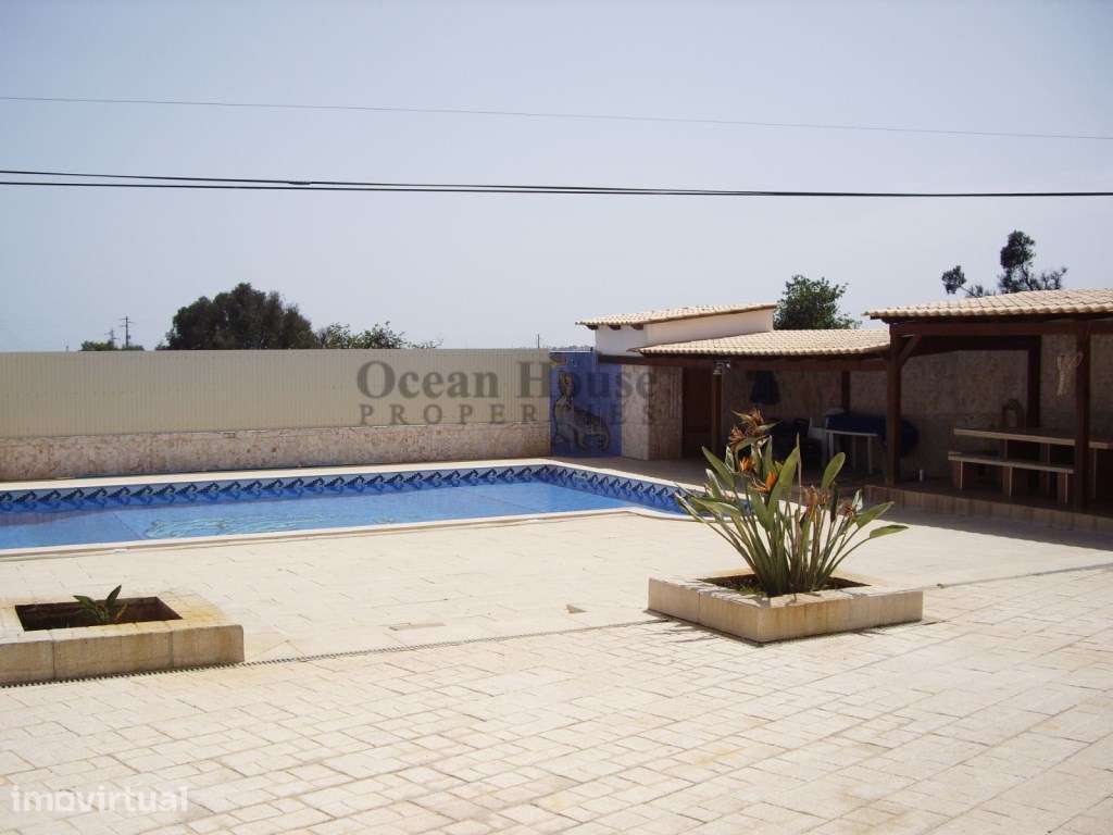 Moradia T-14 Com piscina, ideal para Hostel ou Lar, em Albufeira - Grande imagem: 2/20