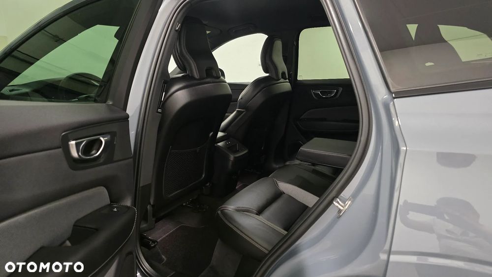 Volvo XC 60 B4 B Plus Dark - 6