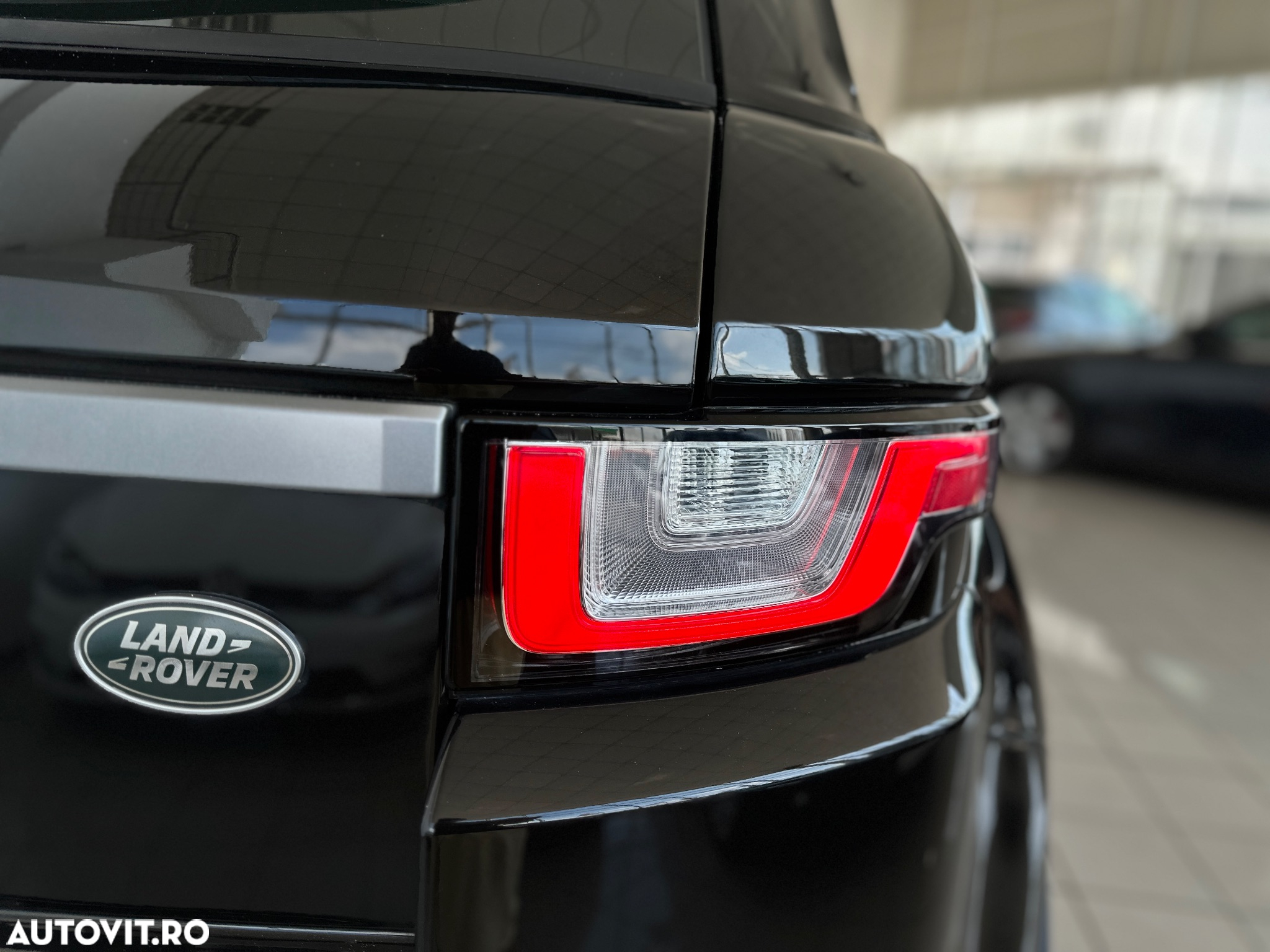Land Rover Range Rover Evoque 2.0 D150 R-Dynamic SE - 9