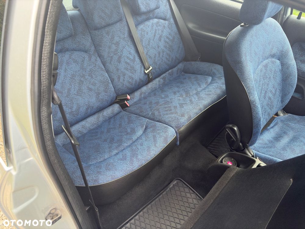 Peugeot 206 - 23
