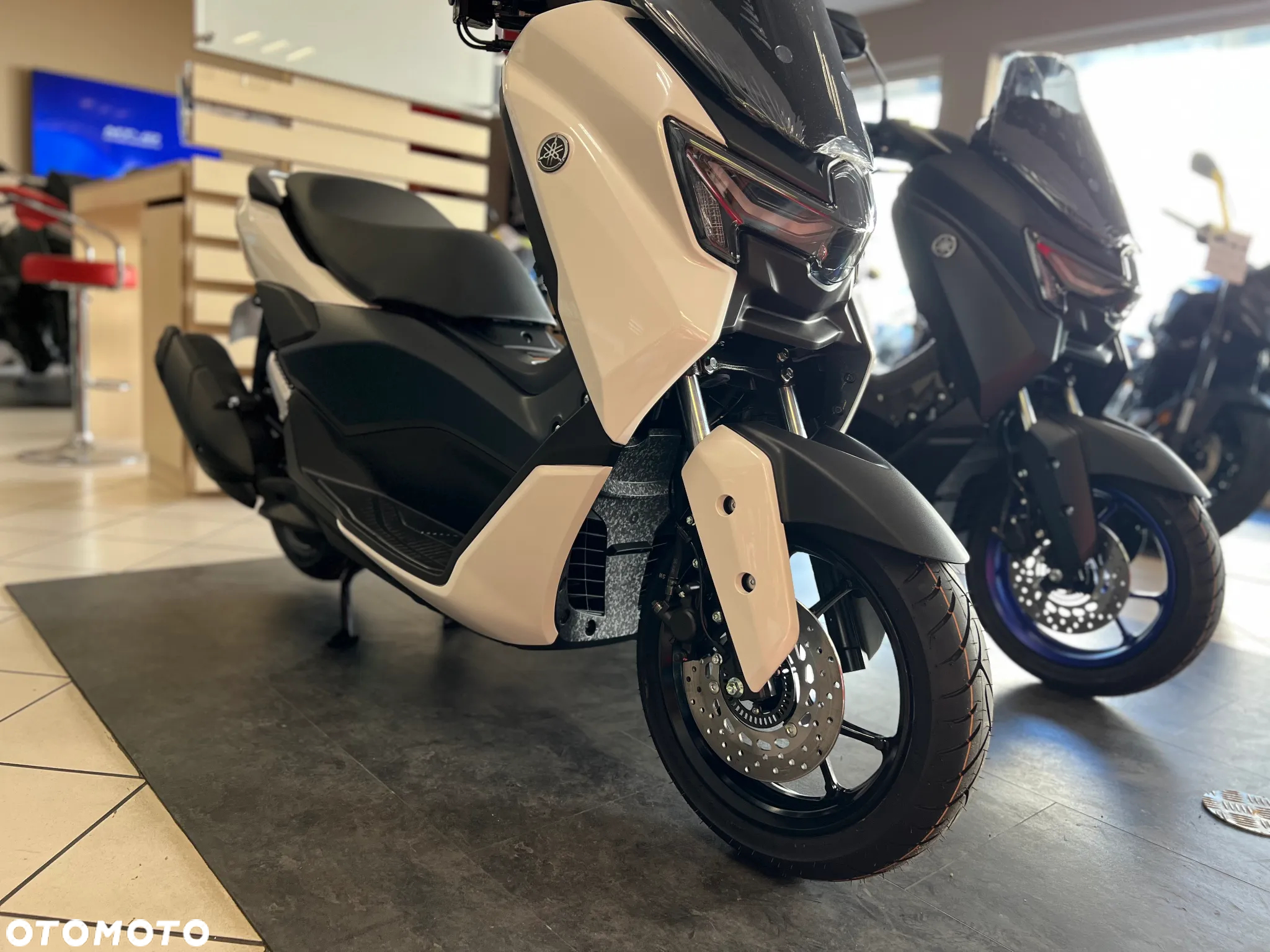 Yamaha NMAX - 4